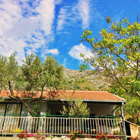 Holiday Home Jozo أوميس المظهر الخارجي الصورة