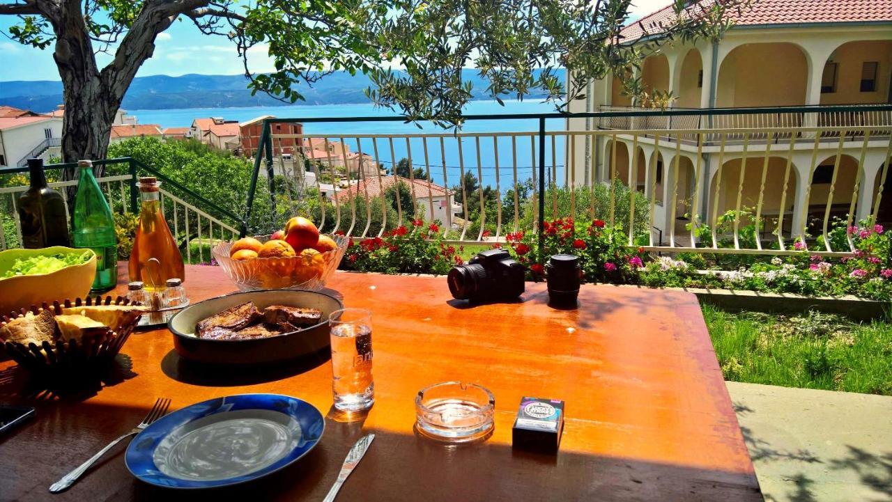 Holiday Home Jozo أوميس المظهر الخارجي الصورة