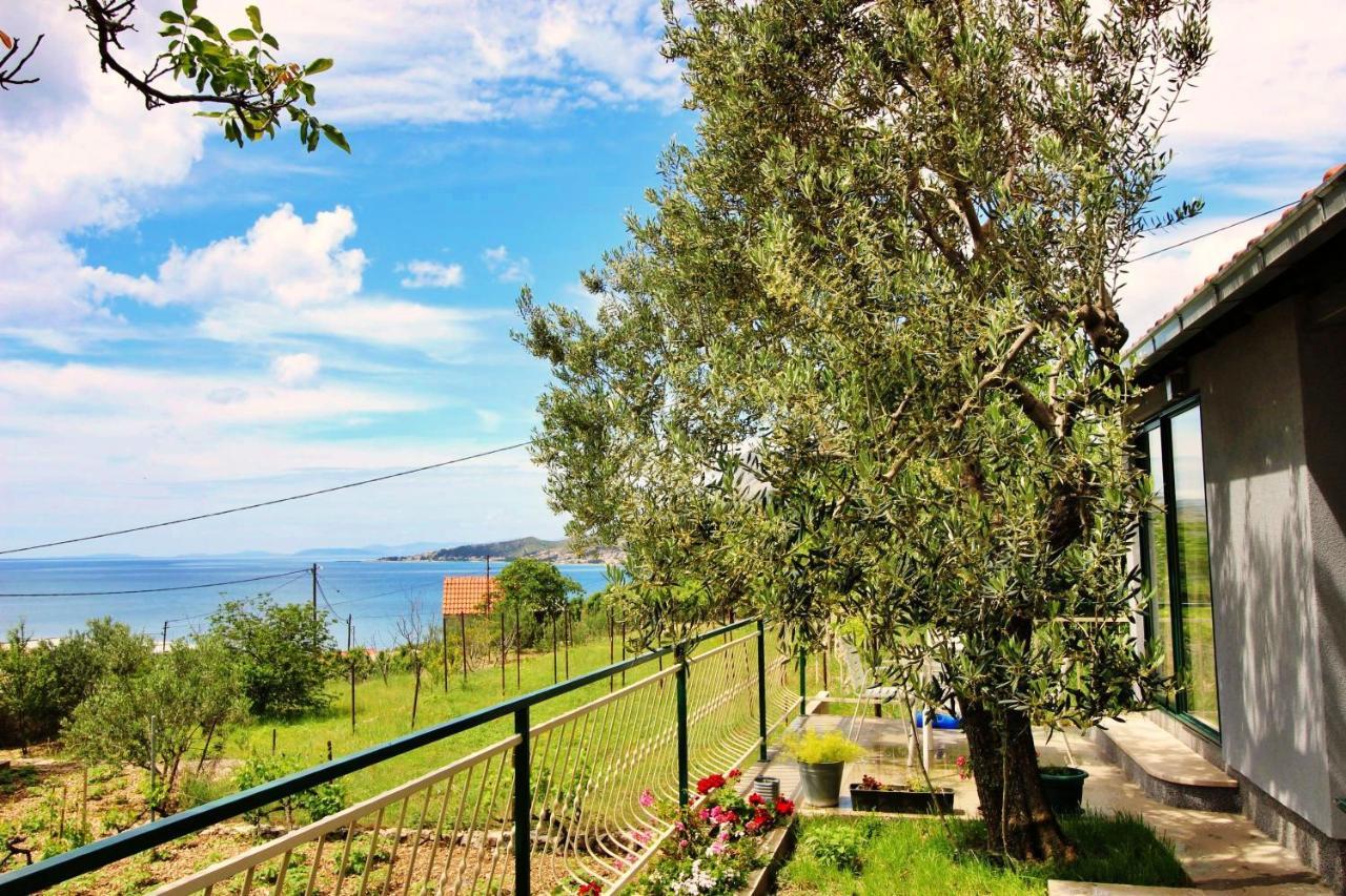 Holiday Home Jozo أوميس المظهر الخارجي الصورة