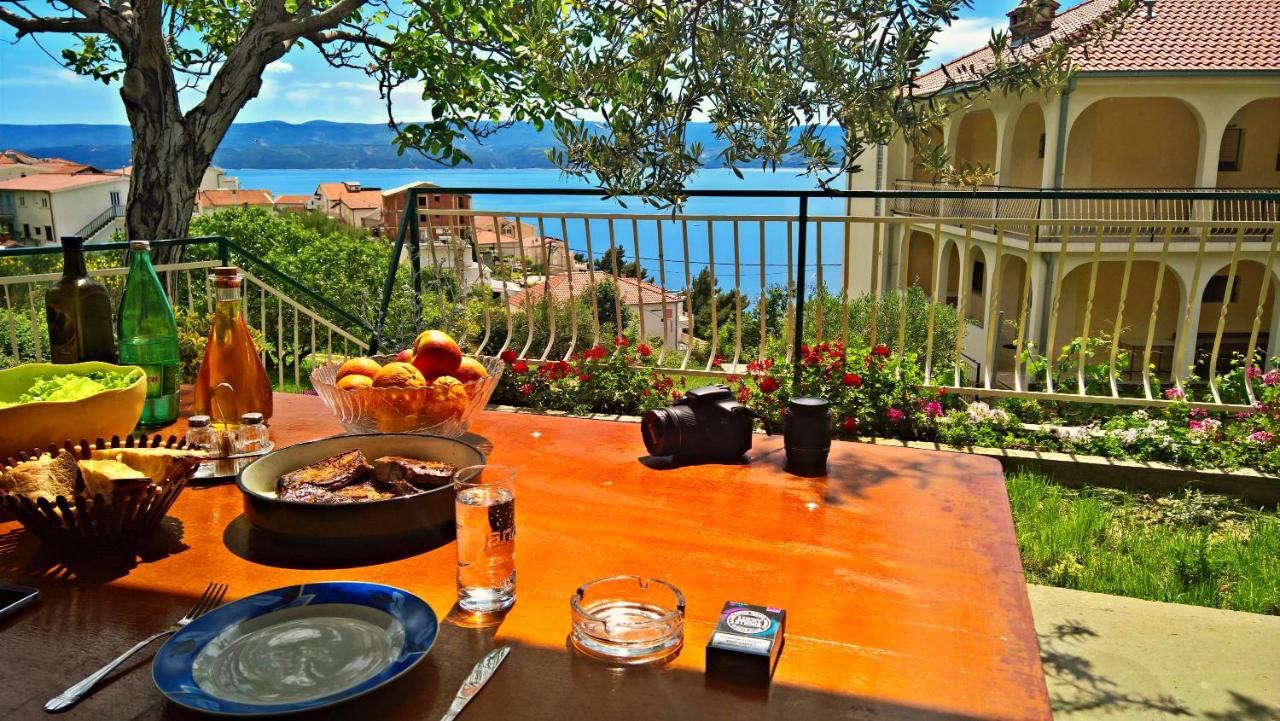 Holiday Home Jozo أوميس المظهر الخارجي الصورة