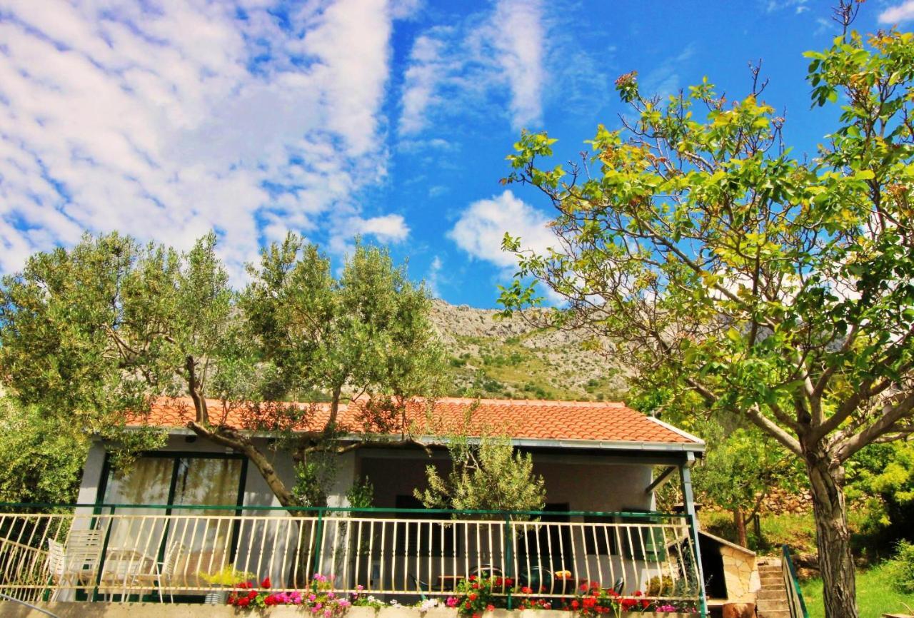 Holiday Home Jozo أوميس المظهر الخارجي الصورة