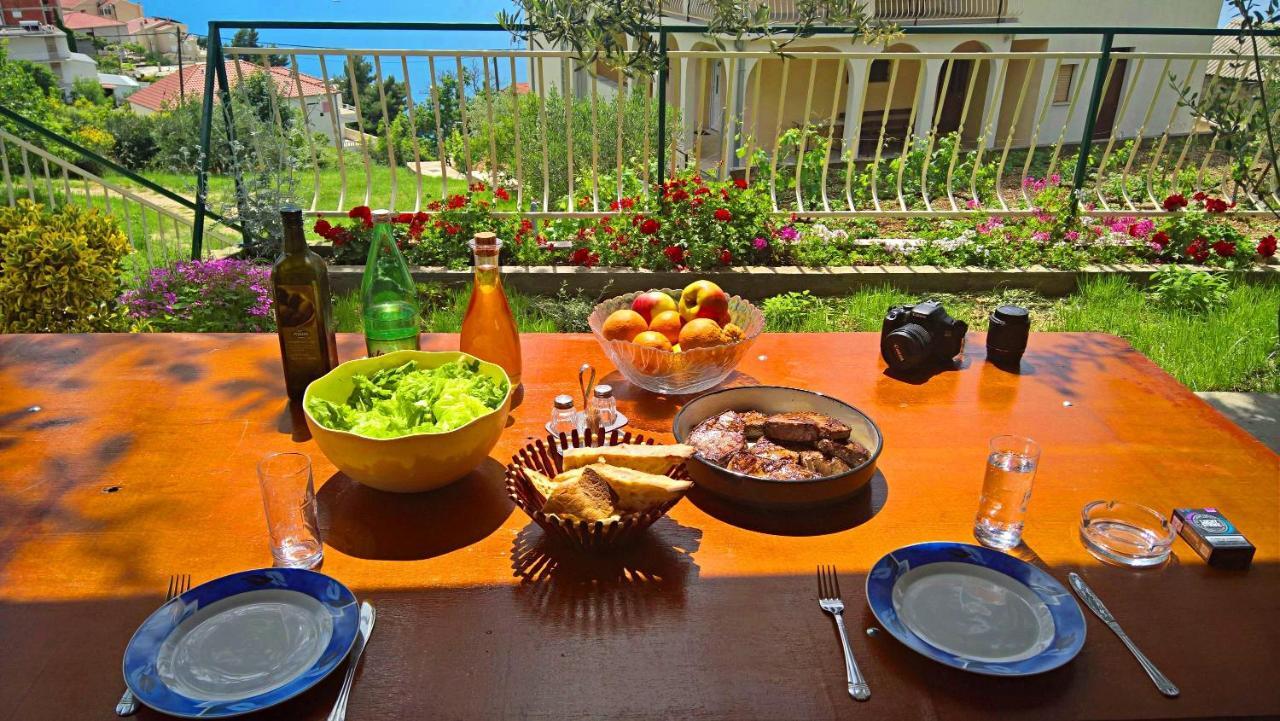 Holiday Home Jozo أوميس المظهر الخارجي الصورة
