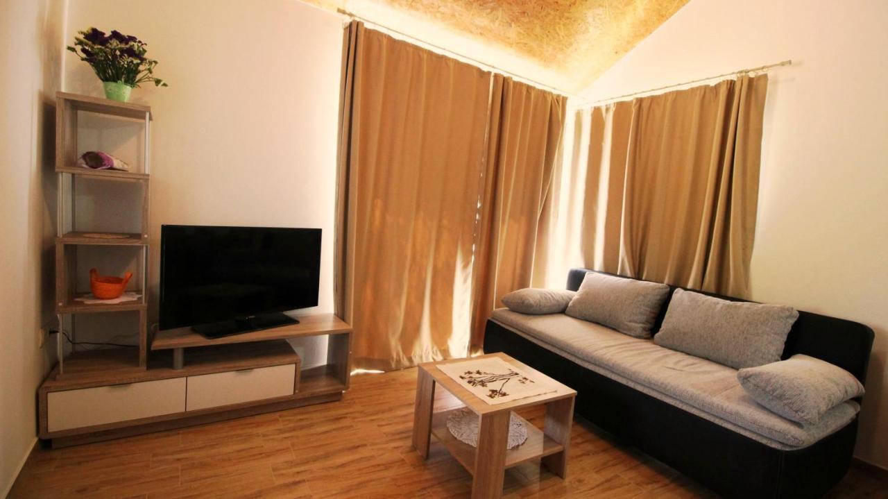 Holiday Home Jozo أوميس المظهر الخارجي الصورة