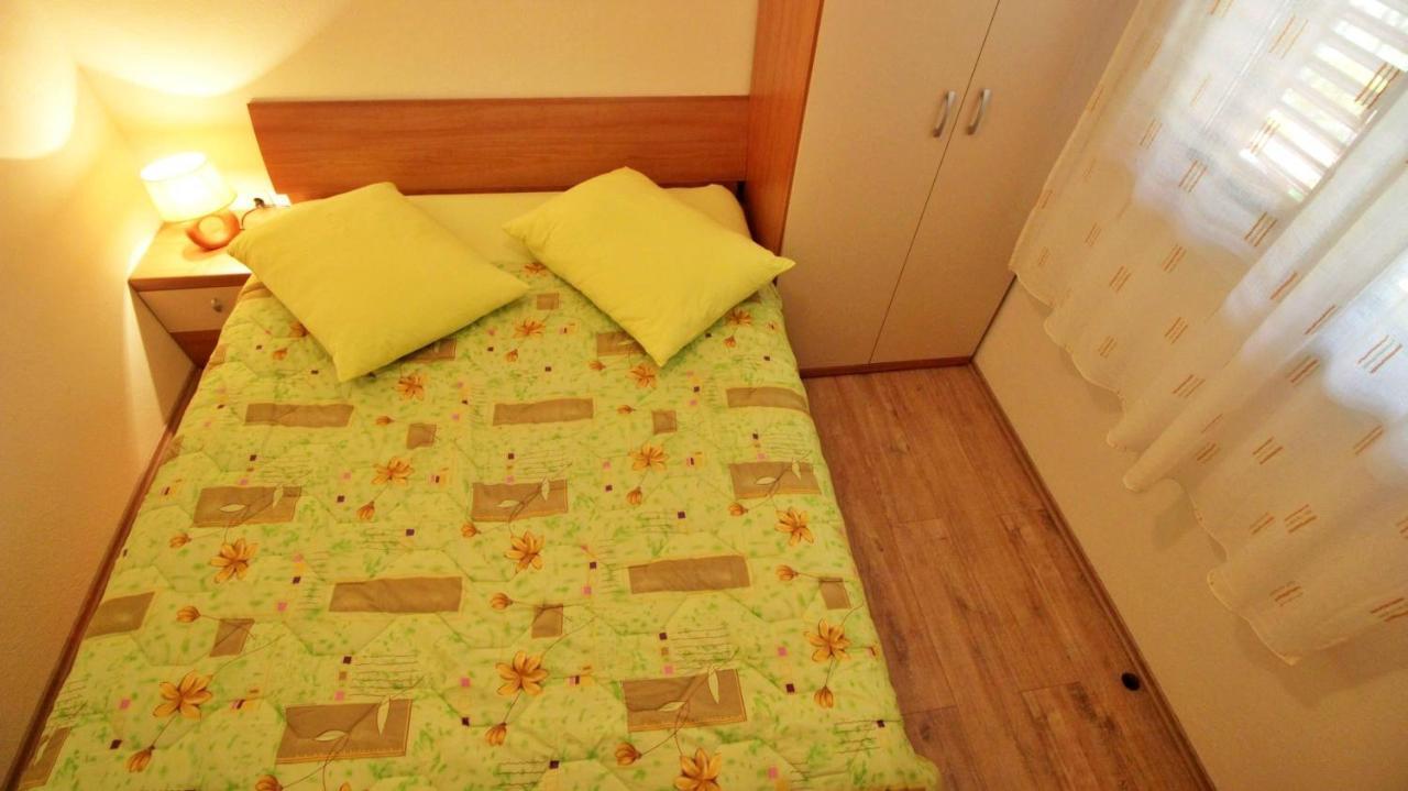 Holiday Home Jozo أوميس المظهر الخارجي الصورة