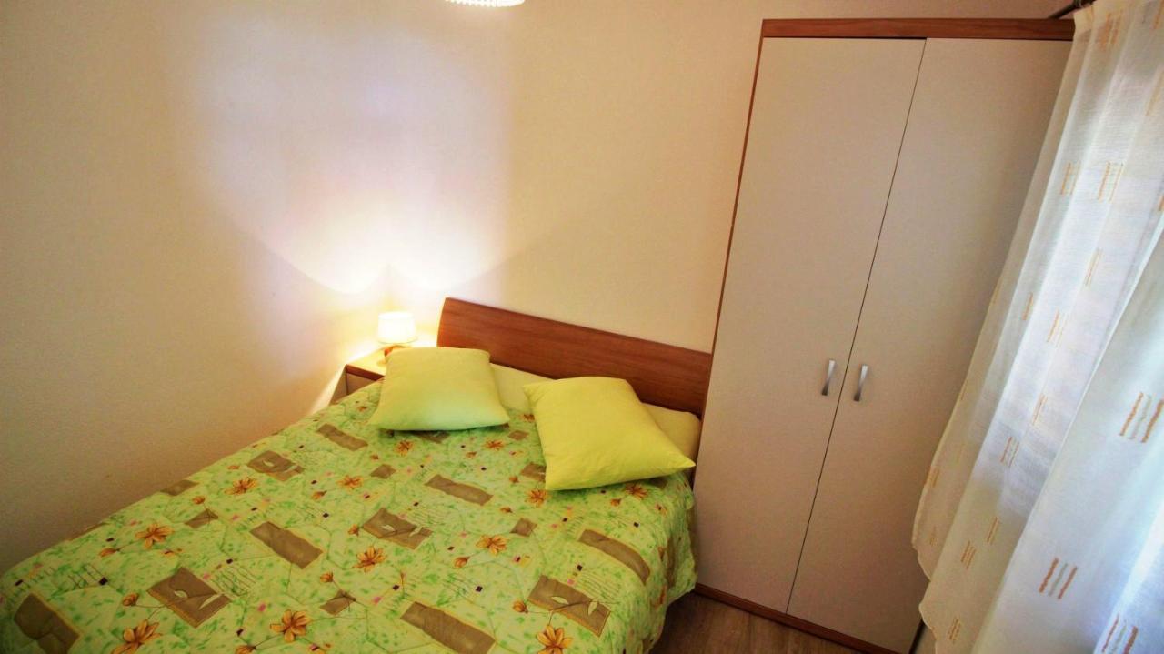 Holiday Home Jozo أوميس المظهر الخارجي الصورة
